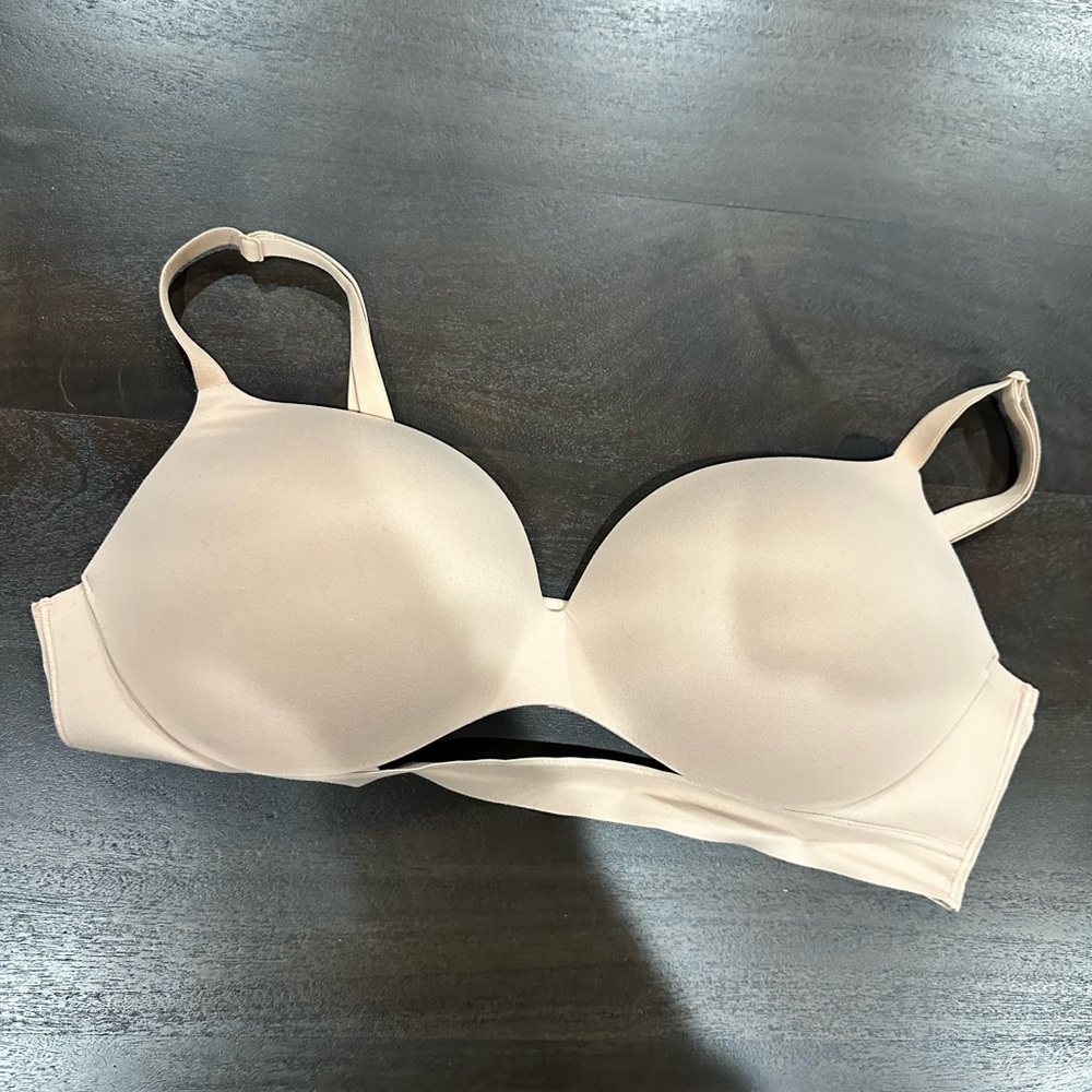 Victoria’s Secret Incredible multi adjustable strap bra size 38 D worn once